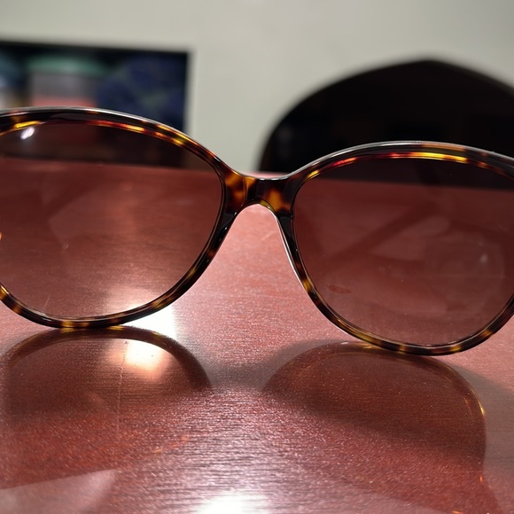 - ***- Burberry  made in Italy —-Cat-Eye -Sun Glasses. - Picture 11 of 13